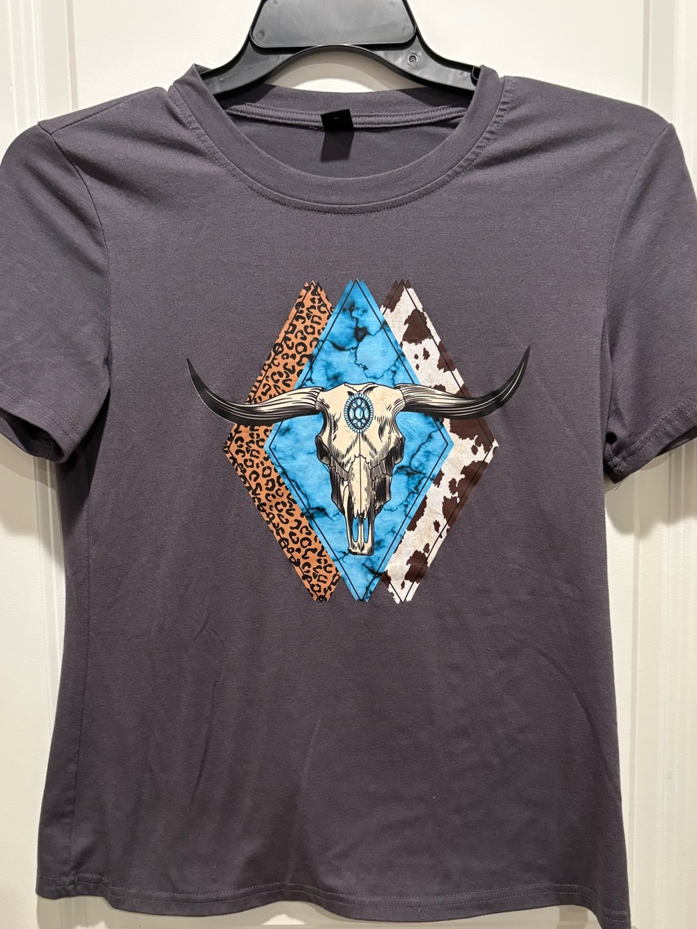 Woman’s Graphic Bull Skull Tee in Charcoal with Turquoise Accents SZ-Small
